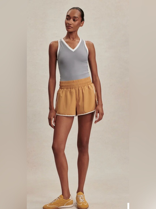Varley Tops - Like New! Varley V-Neck Tank/ size Medium